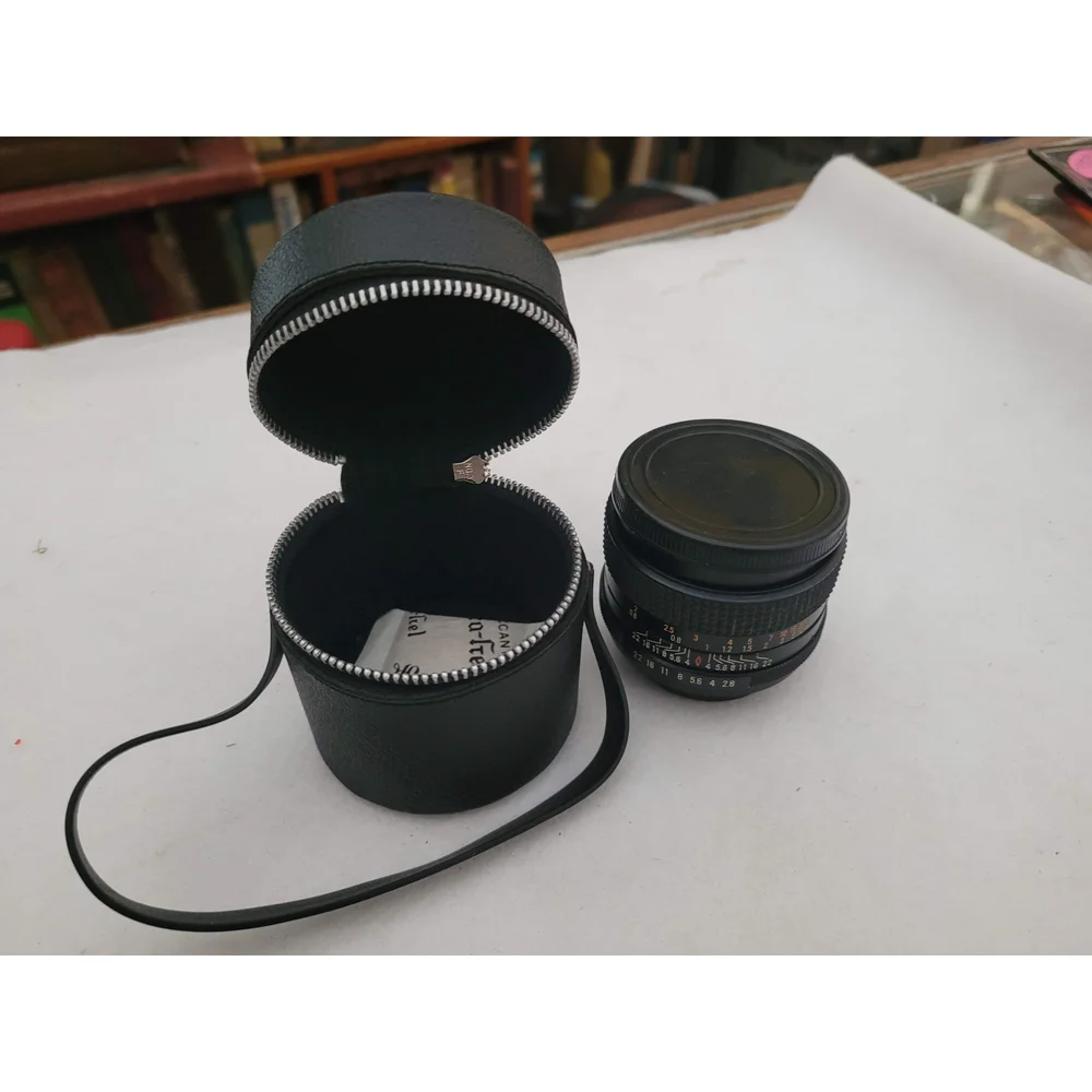 KAMERO Auto 35mm f28 Wide Angle lens with case No. 71827